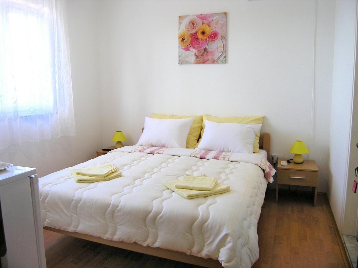Rooms Valentino Vrh  Esterno foto
